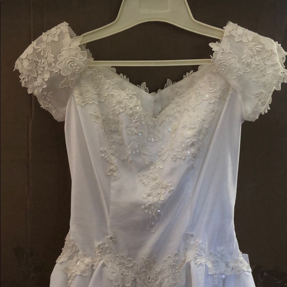 Wedding dress. Full length, no train